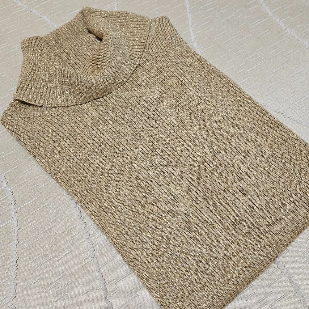 PETITE SOPHISTICATE SILK GOLD SLEEVELESS TURTLENECK with  METALLIC ACCENTS SZ P